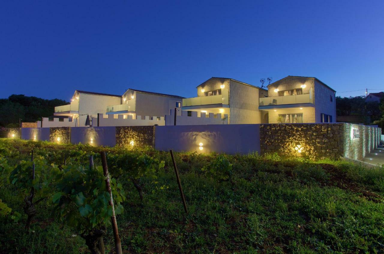 Pax Houses Vrh  外观 照片