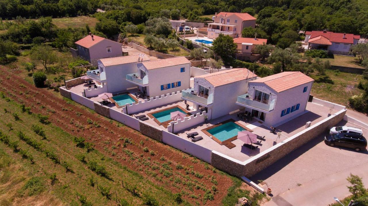 Pax Houses Vrh  外观 照片