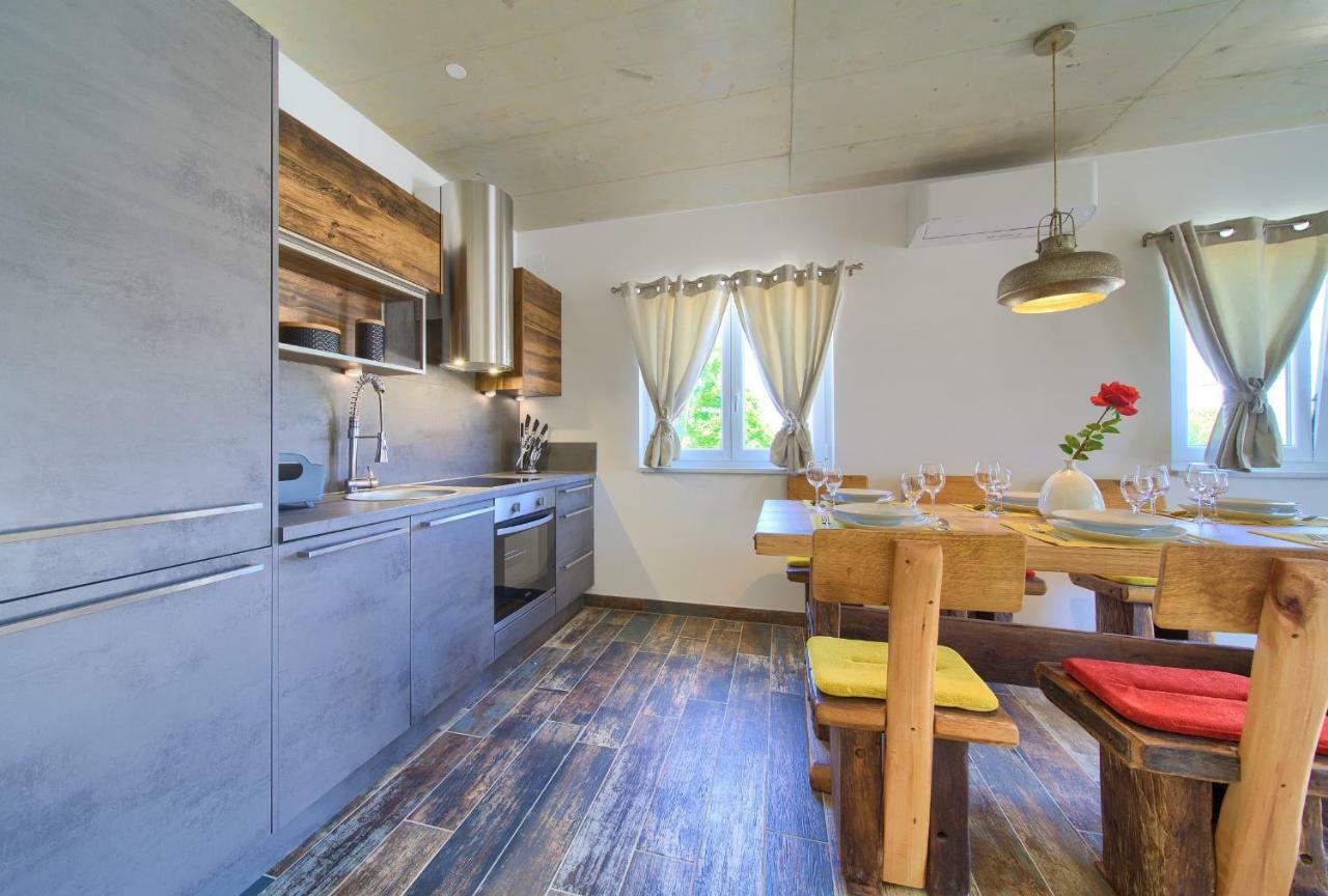 Pax Houses Vrh  外观 照片